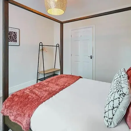 Daire Lovely Four Poster Hypnos Bed Gf Apt Bishy Rd Area